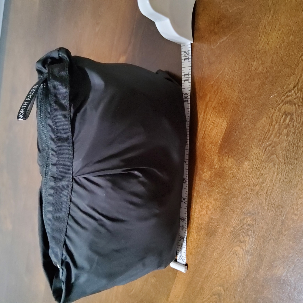 The North Face Black Quilted Vest - Picture 3 of 7